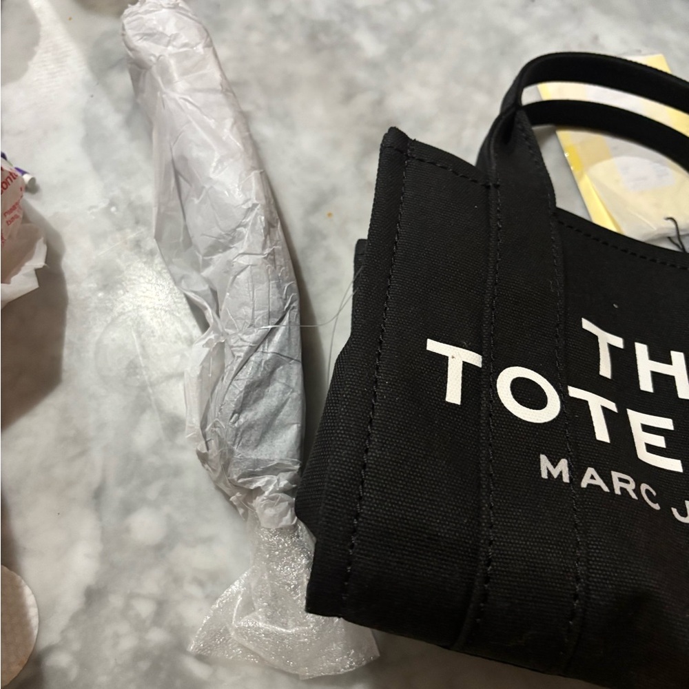 Authentic Marc Jacob Small Tote - Picture 2 of 6